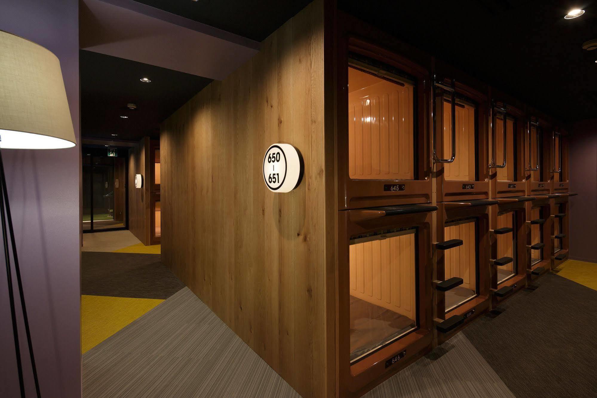 Booth Netcafe & Capsule Hotel Tokio Buitenkant foto