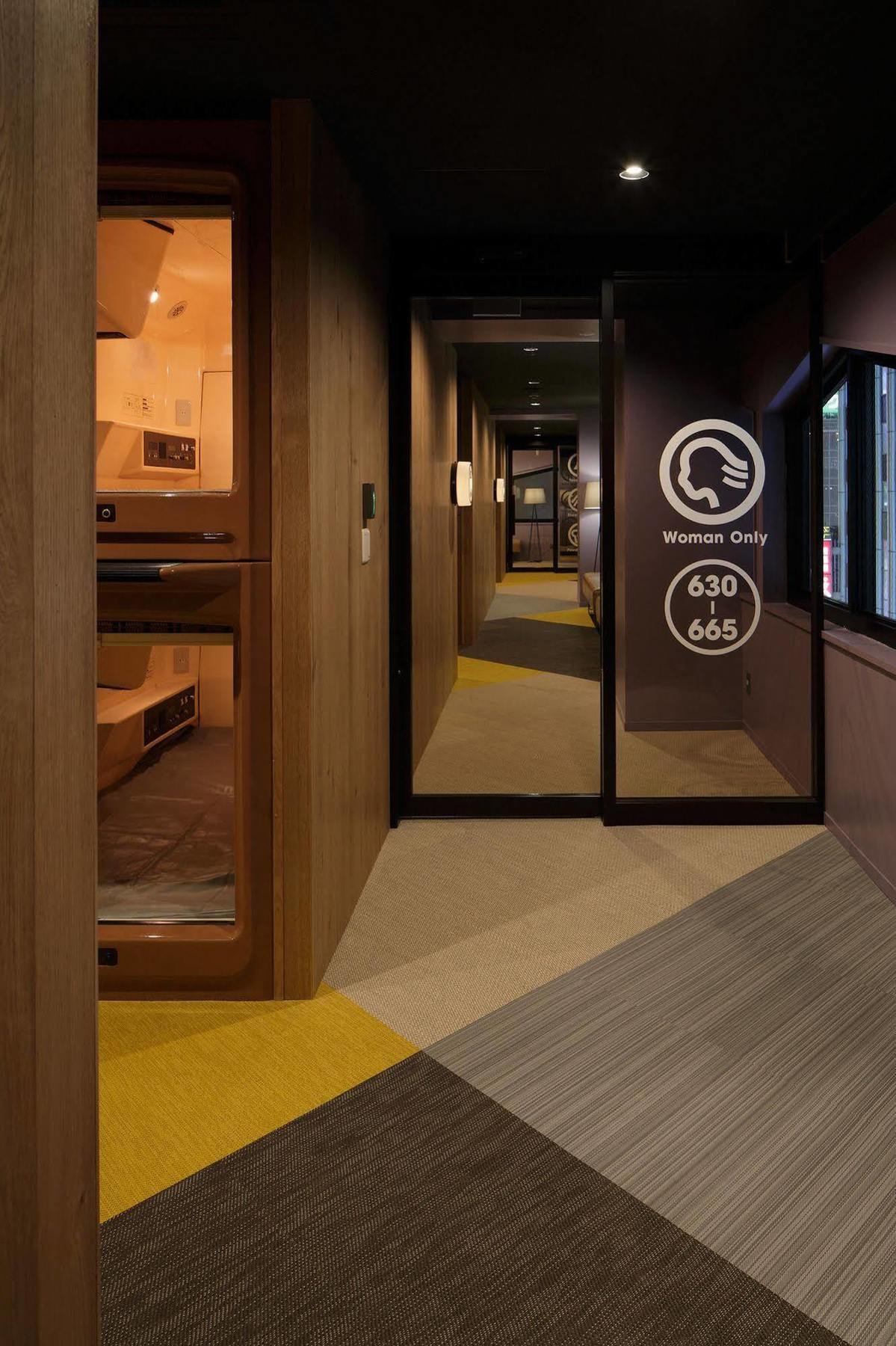 Booth Netcafe & Capsule Hotel Tokio Buitenkant foto